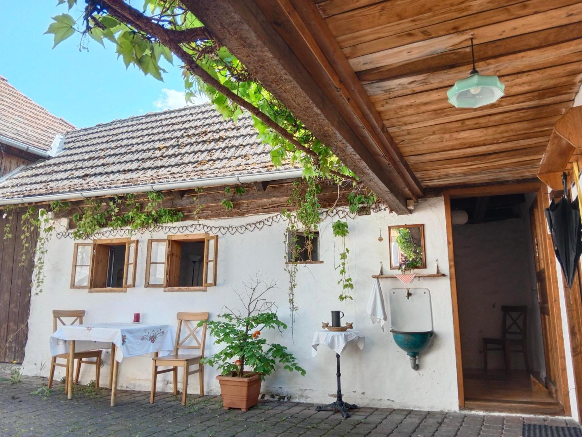 Chaloupka U Mostu Sv Jana V Centru Vodnan Vodňany Exterior foto